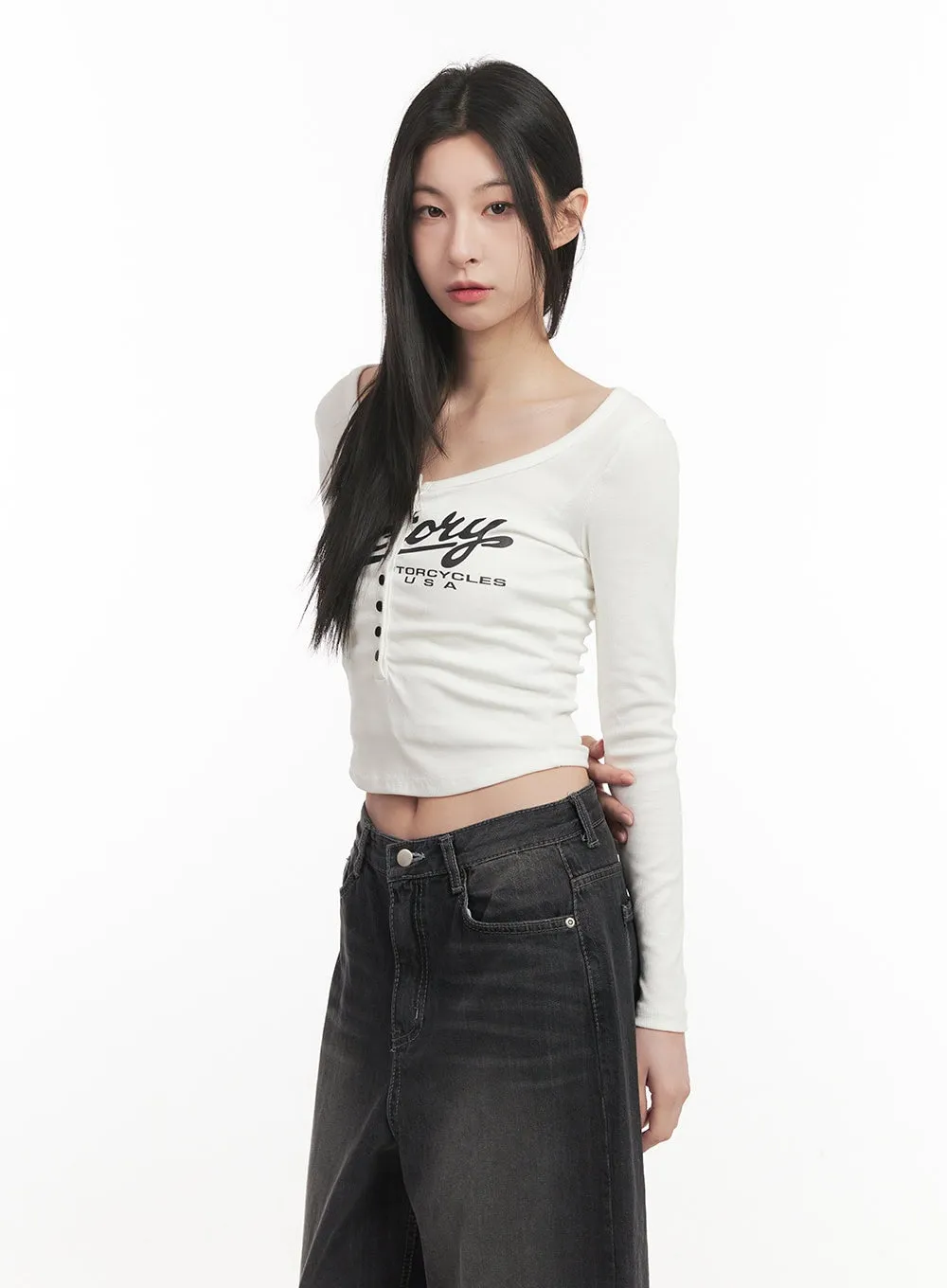 Buttoned Slim-Fit Crop Top CF514