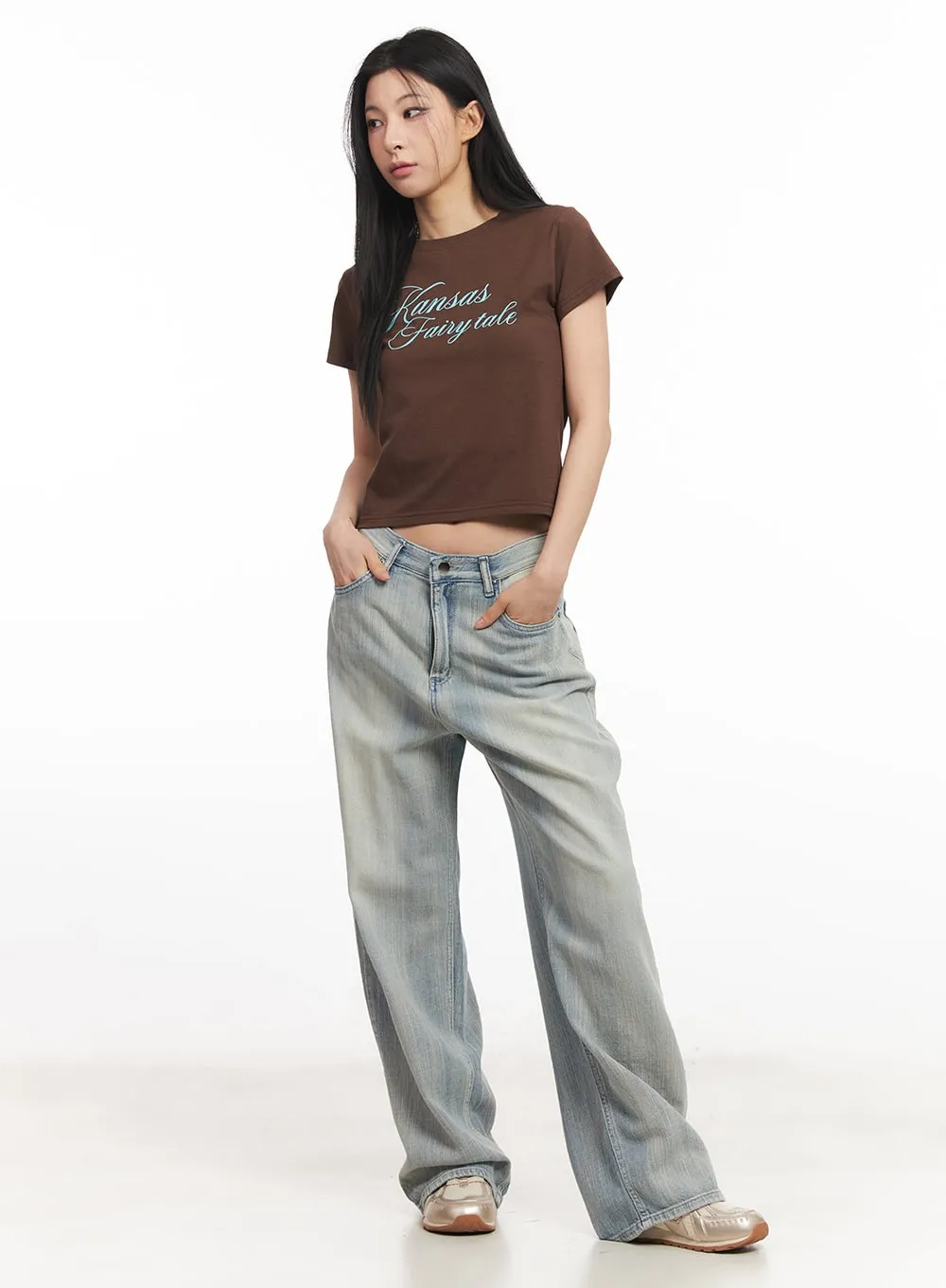 Slim-Fit Cropped Graphic Tee CA514
