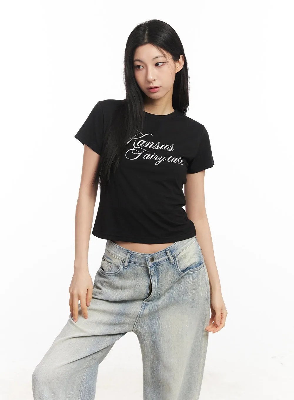 Slim-Fit Cropped Graphic Tee CA514